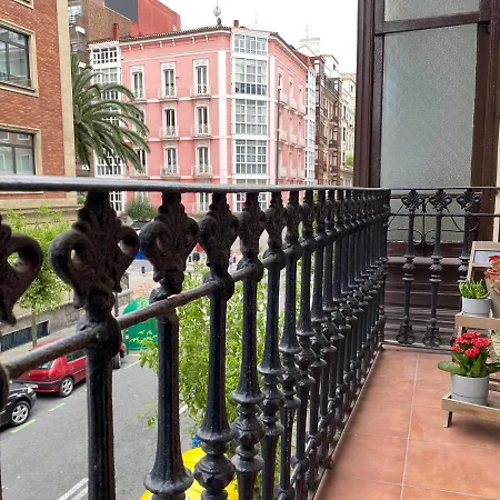 Amplio Apartamento Junto Al Guggenheim Bilbao